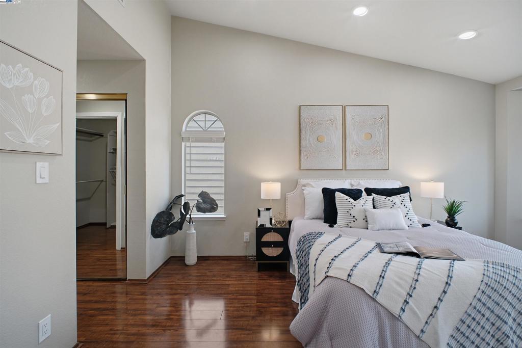 NEW CASTLE - Residential