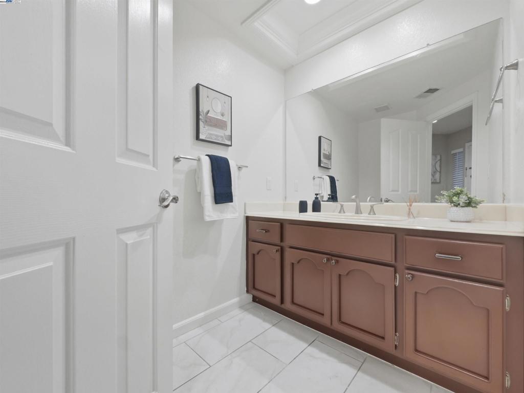 NEW CASTLE - Residential