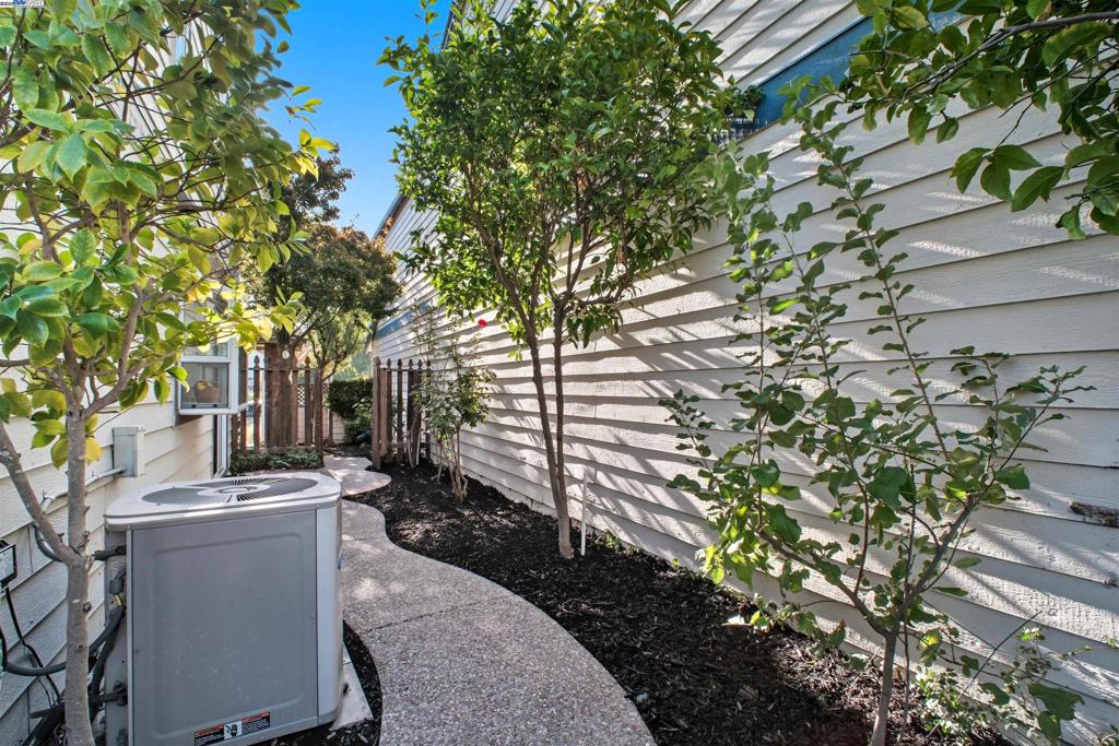 NEW CASTLE - Residential