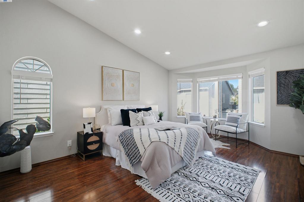 NEW CASTLE - Residential