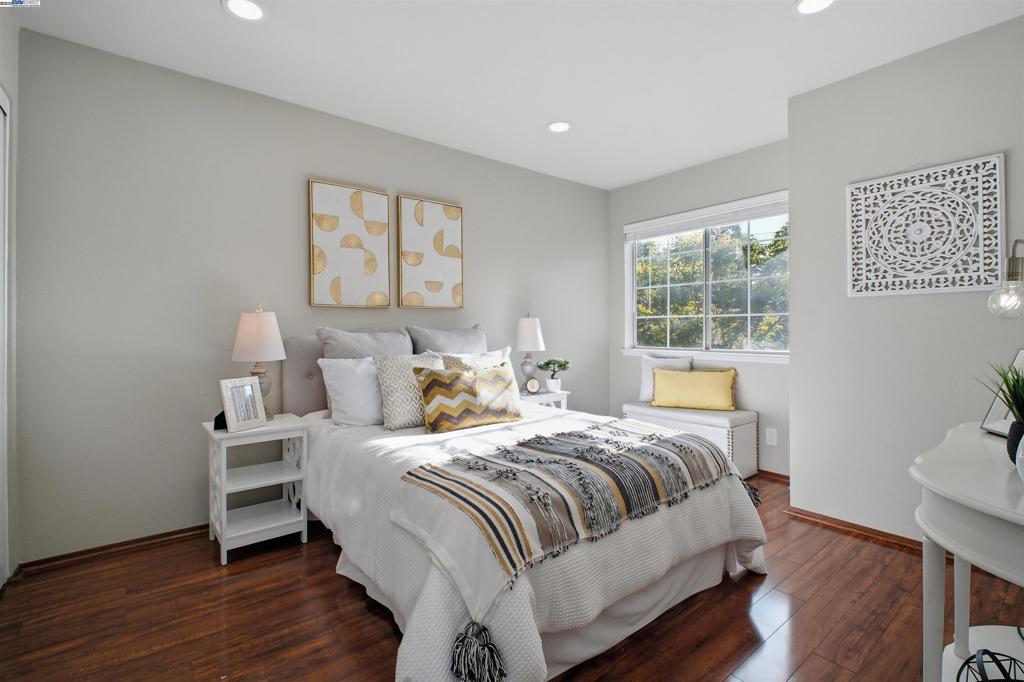 NEW CASTLE - Residential
