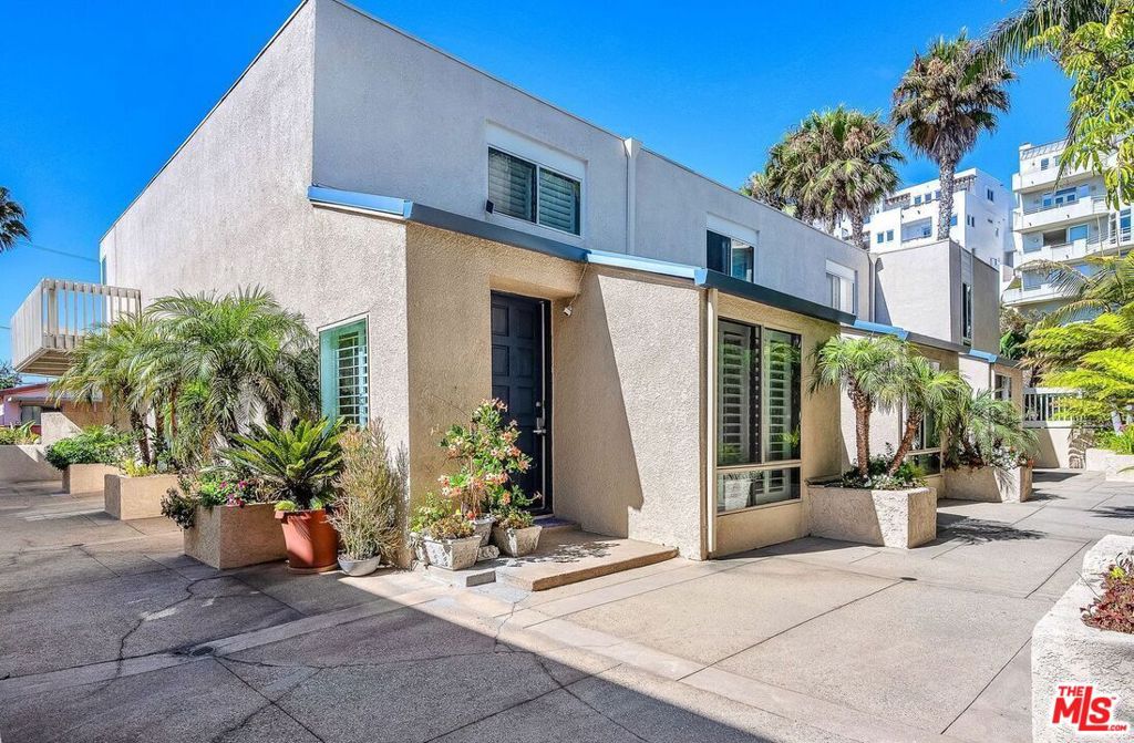 7301 Vista Del Mar A104