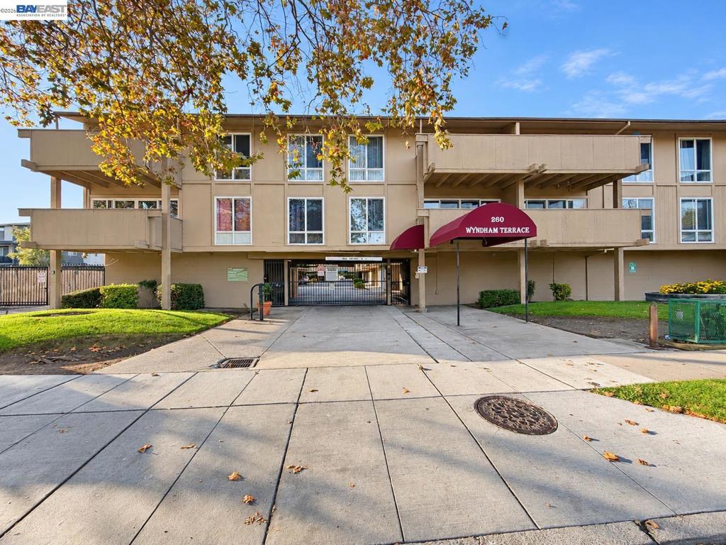 260 Industrial Pkwy 25