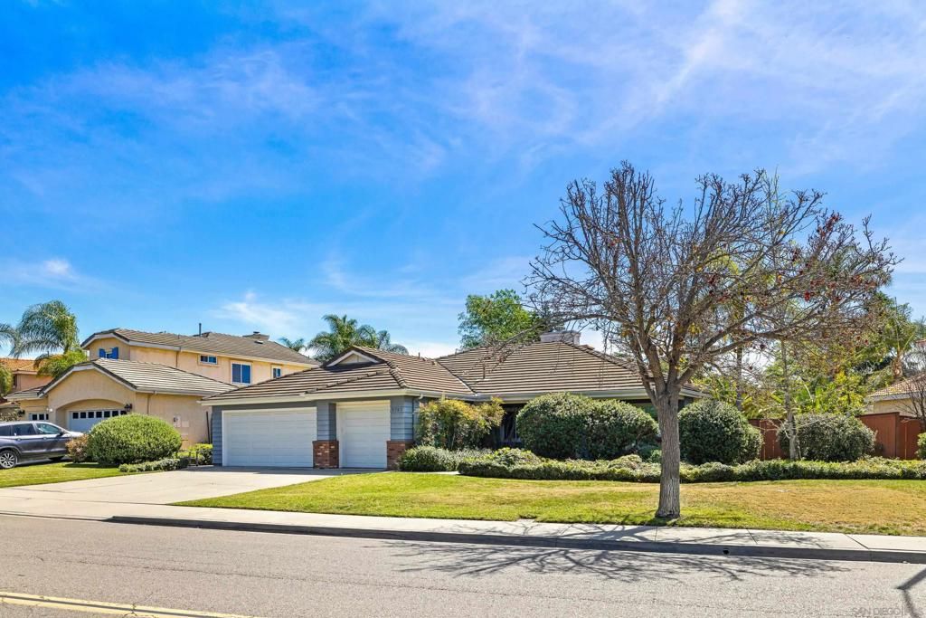 Photo of 5761 Spur Ave Ave, Oceanside, CA 92057 (MLS # 260006114SD)