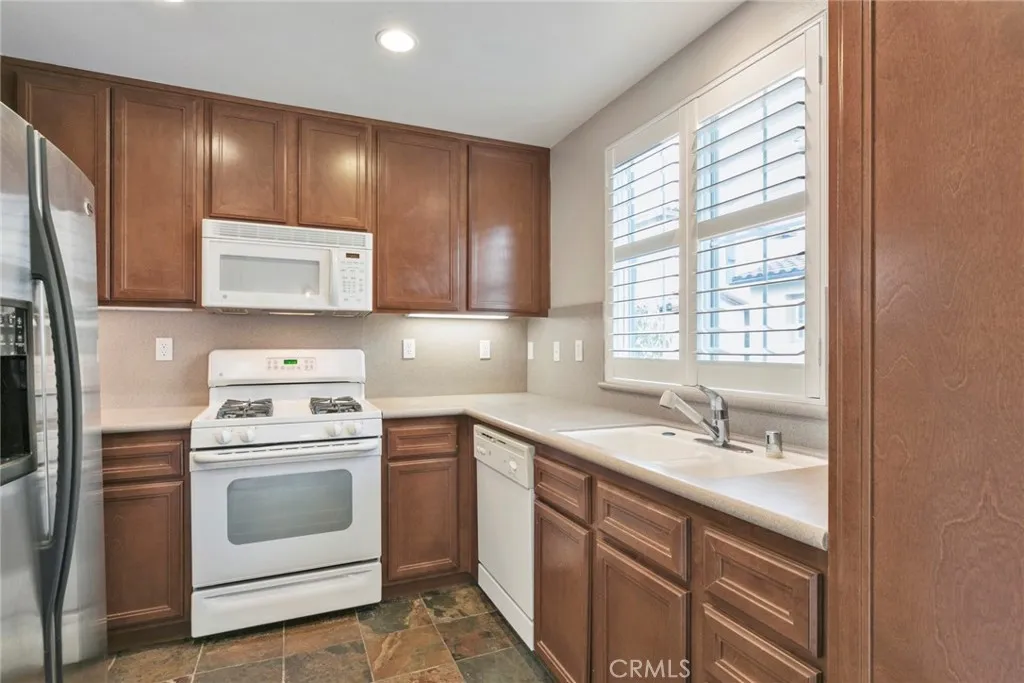 Irvine, California 92603, United States, 2 Bedrooms Bedrooms, ,3 BathroomsBathrooms,Residential,Active,189934