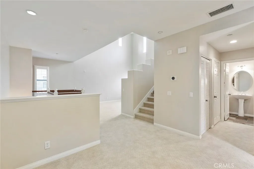 Irvine, California 92603, United States, 2 Bedrooms Bedrooms, ,3 BathroomsBathrooms,Residential,Active,189934