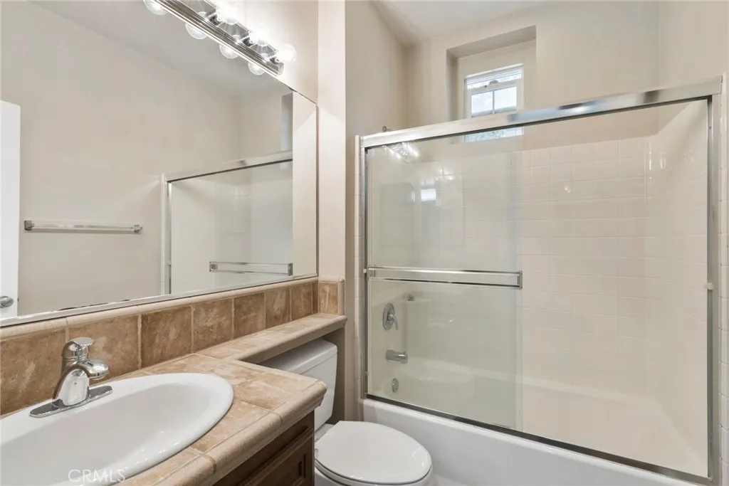 Irvine, California 92603, United States, 2 Bedrooms Bedrooms, ,3 BathroomsBathrooms,Residential,Active,189934