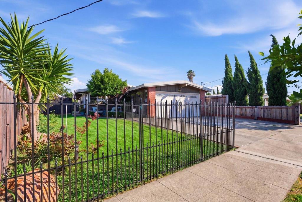 2136 Panama Street, Hayward CA 94545