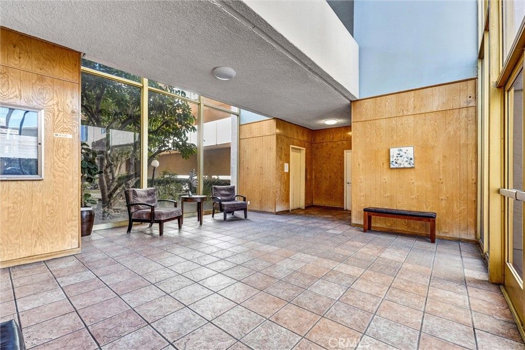 Photo of 5429 Newcastle, Encino, CA 91316 (MLS # SR26044118)