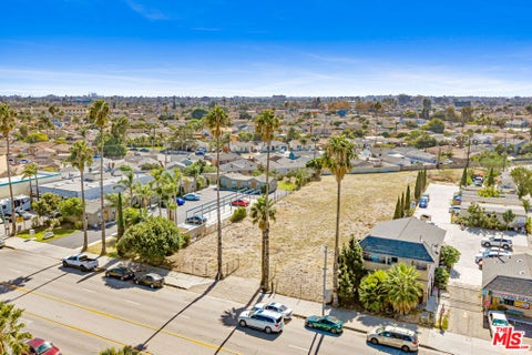 Tiny photo for 1263 S Oxnard Boulevard, Oxnard, CA 93030 (MLS # 26103515)