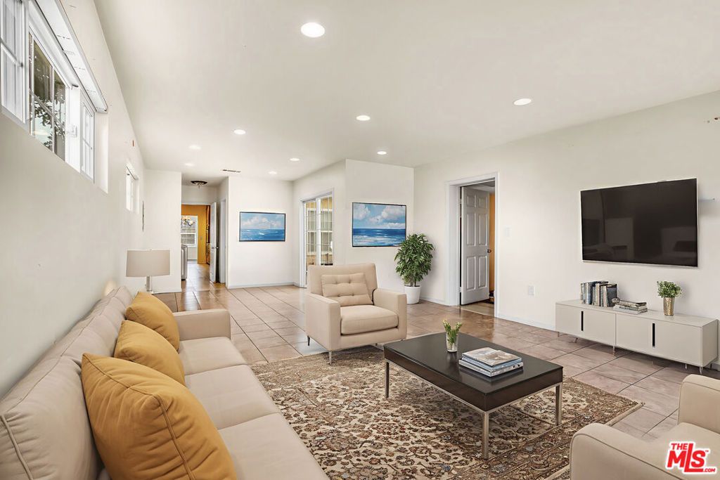 Photo of 1300 S California Avenue, Compton, CA 90221 (MLS # 26664717)