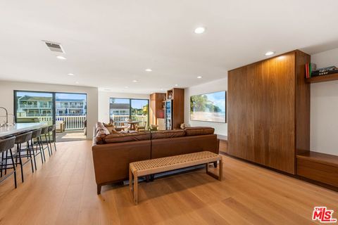 Photo of 4405 Costa De Oro Avenue, Oxnard, CA 93035 (MLS # 26712907)