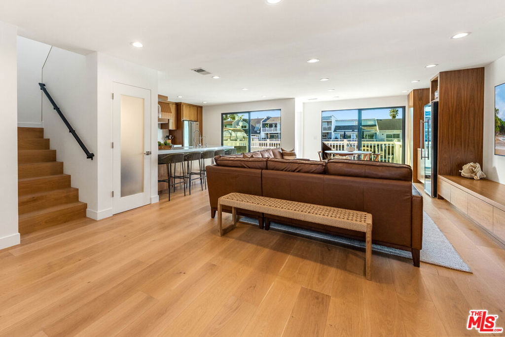 4405 Costa De Oro Avenue