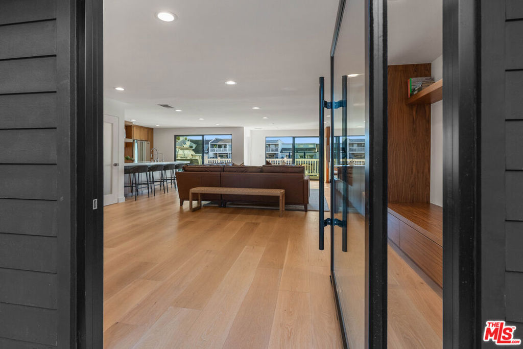 4405 Costa De Oro Avenue