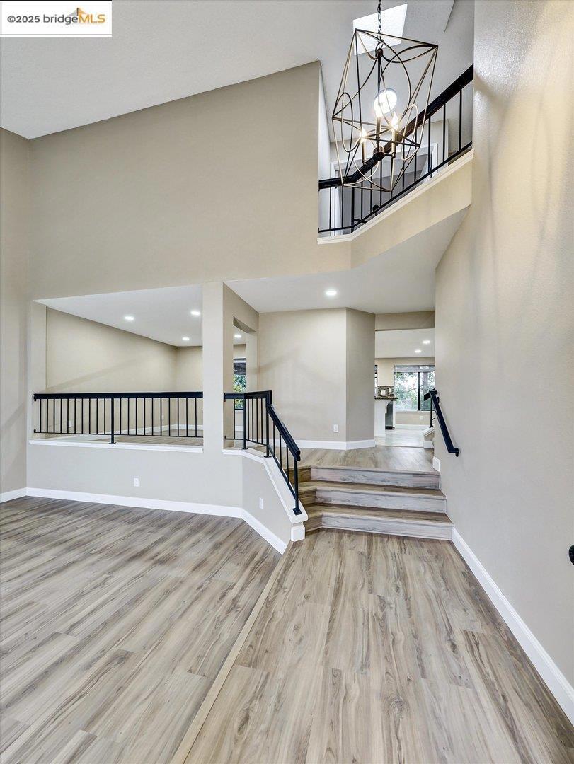 COUNTRY HILLS - Residential