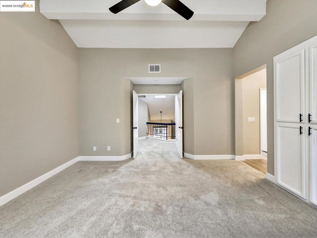 COUNTRY HILLS - Residential