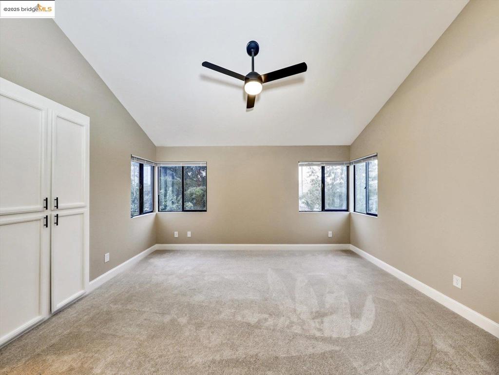 COUNTRY HILLS - Residential