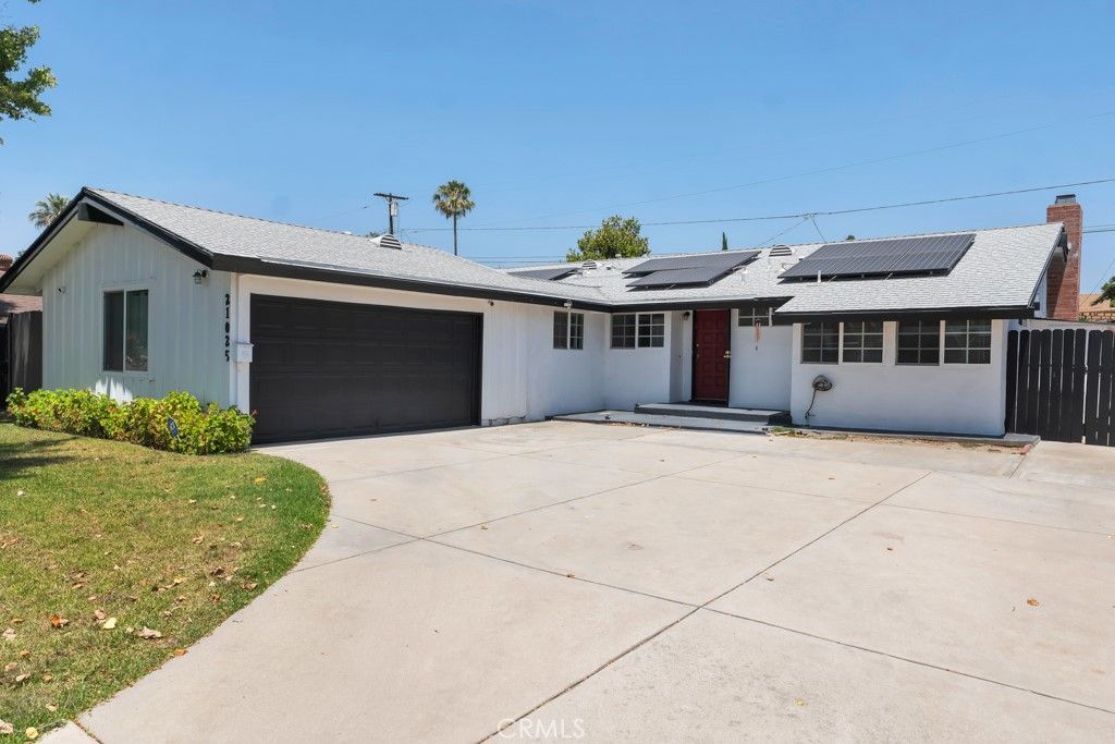Photo of 21025 Blythe Street, Canoga Park, CA 91304 (MLS # SR26130732)