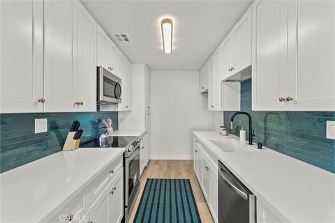 Photo of 5400 Newcastle #12, Encino, CA 91316 (MLS # SR26030376)