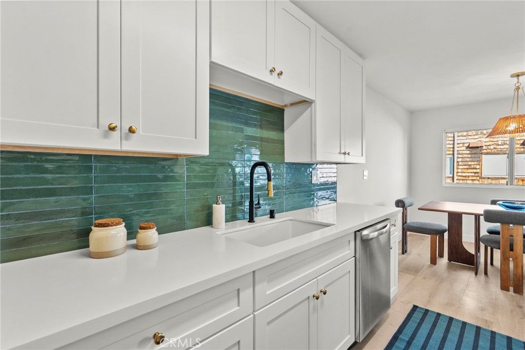 Photo of 5400 Newcastle #12, Encino, CA 91316 (MLS # SR26030376)