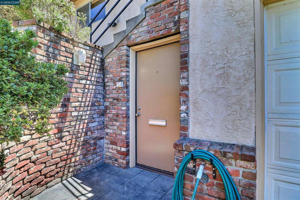 6830 Del Monte Ave