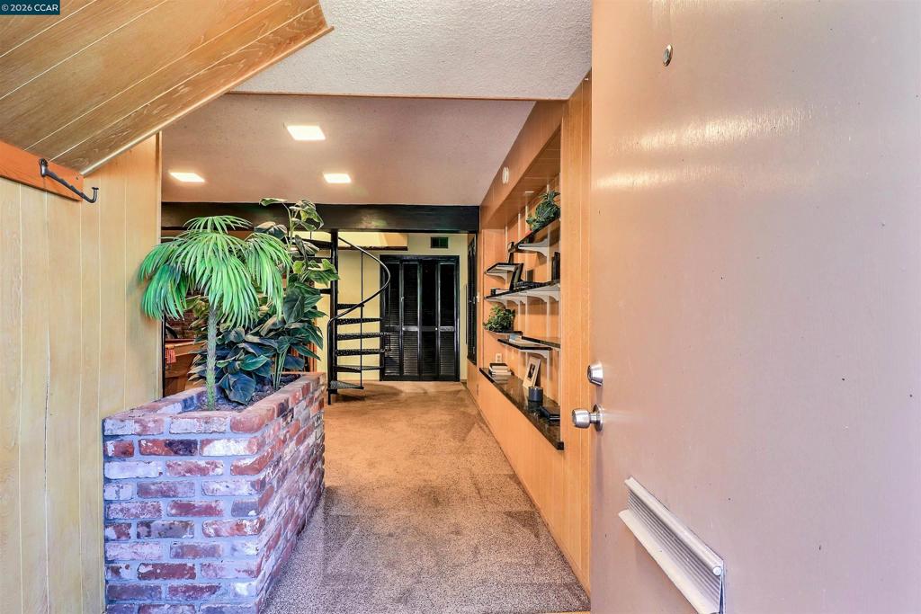 6830 Del Monte Ave