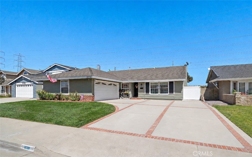20712 Spindrift Lane, Huntington Beach CA 92646