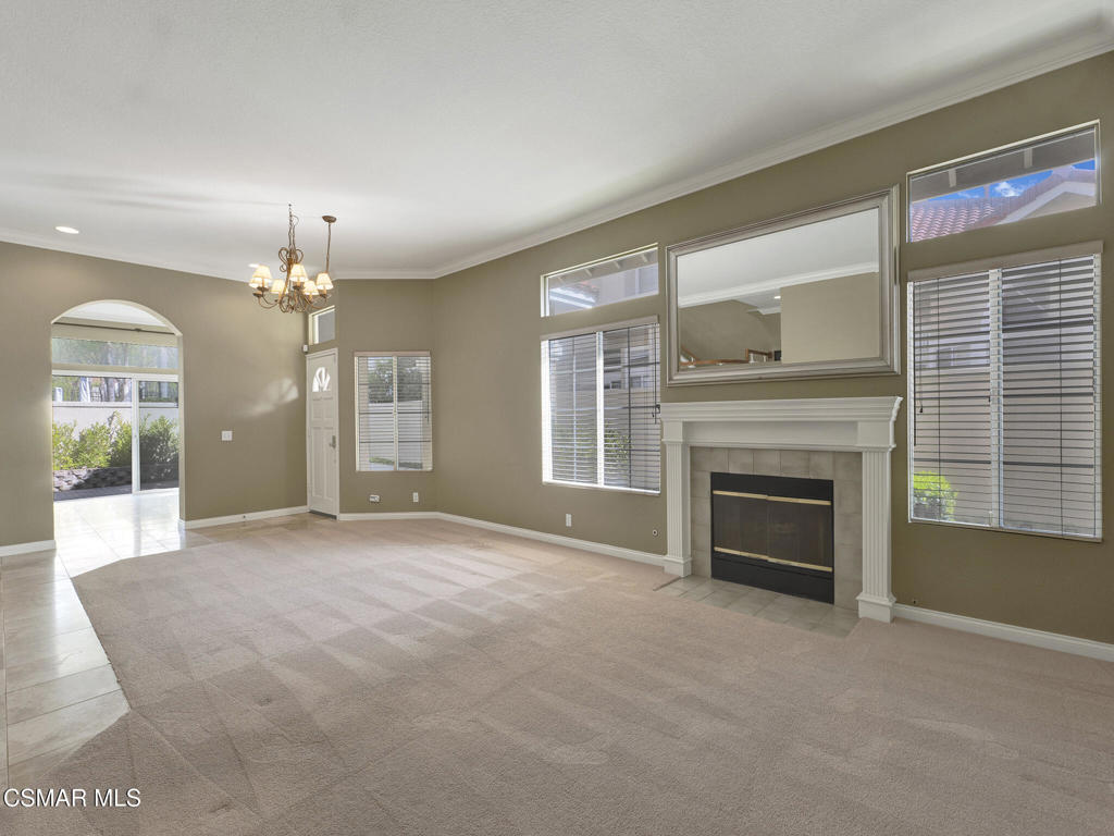 Properties 4 645 Ivywood Lane E