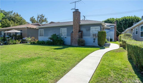 Photo of 1710 W Alameda Avenue, Burbank, CA 91506 (MLS # SR26223001)
