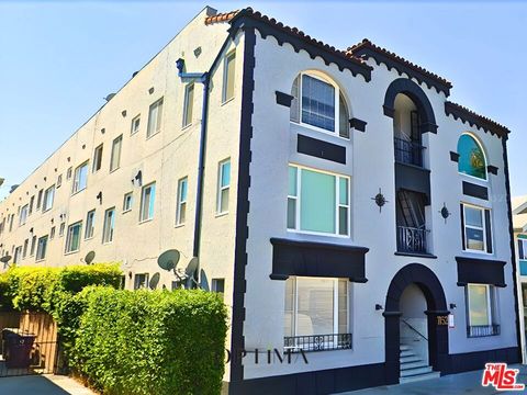 Photo of 1152 E 1st Street, Long Beach, CA 90802 (MLS # 26860795)