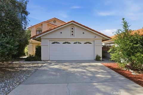 Photo of 39649 Oak Cliff Dr, Temecula, CA 92591 (MLS # SW26062279)