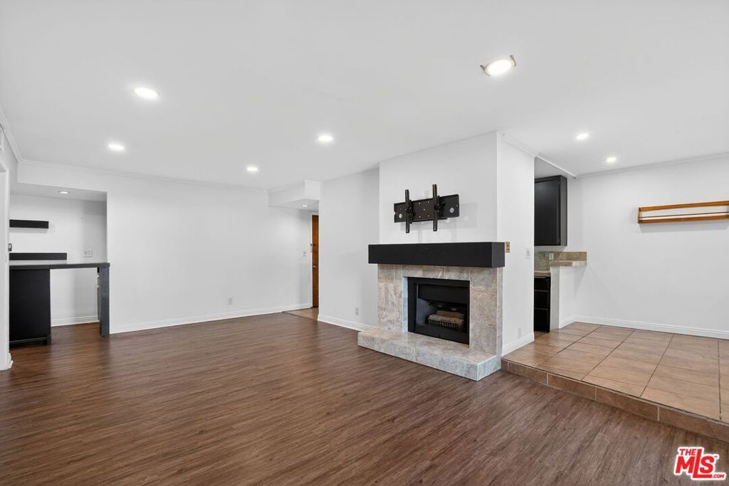 Photo of 12940 Riverside Drive #101, Sherman Oaks, CA 91423 (MLS # 25629591)