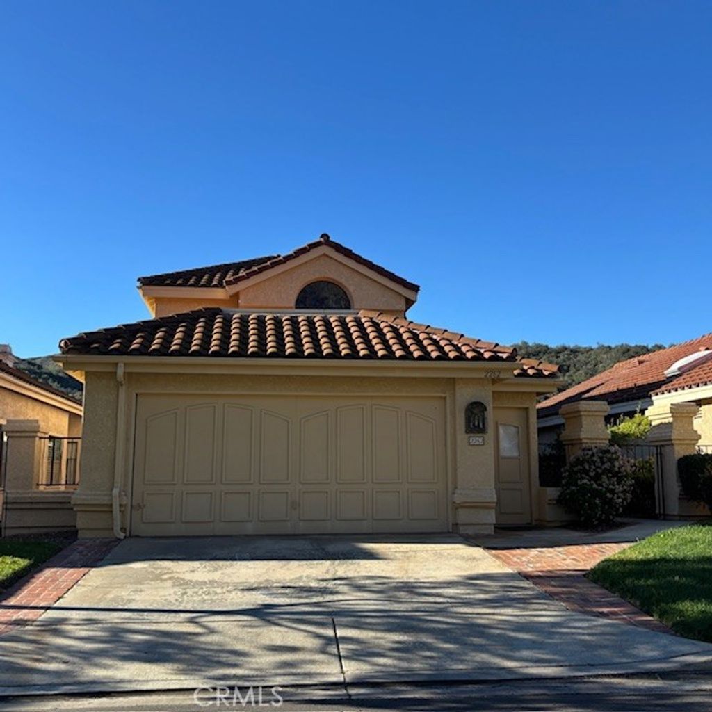 Photo of 2262 Vista Valley Ln, Vista, CA 92084 (MLS # OC26010884)