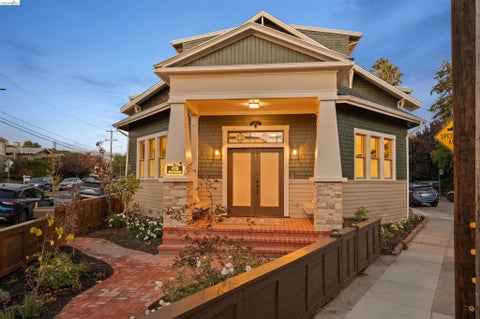 Photo of 479 42Nd St ST, Oakland, CA 94609 (MLS # 41148411)