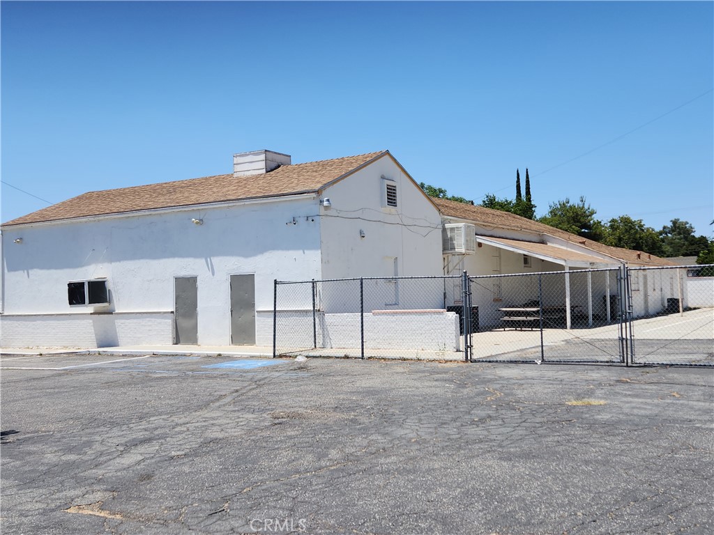 1525 W Nicolet Street