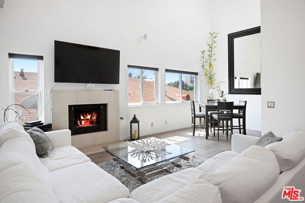 Photo of 432 S Hamel Road #302, Los Angeles, CA 90048 (MLS # 26635399)