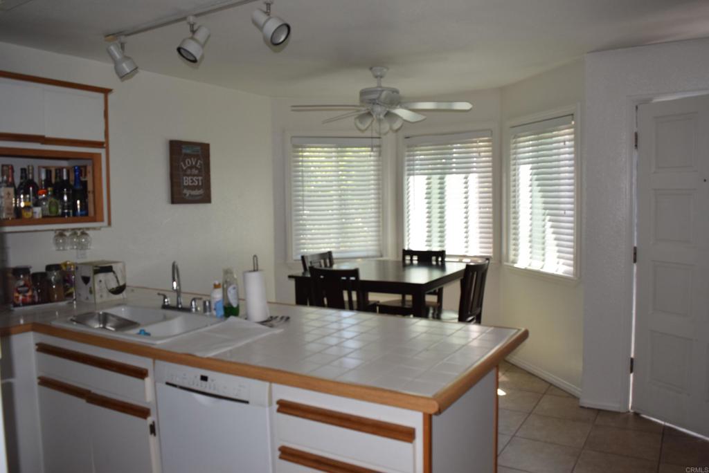 12616 Lakeshore 14