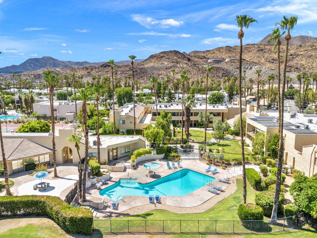 Palm Springs Golf & - Residential
