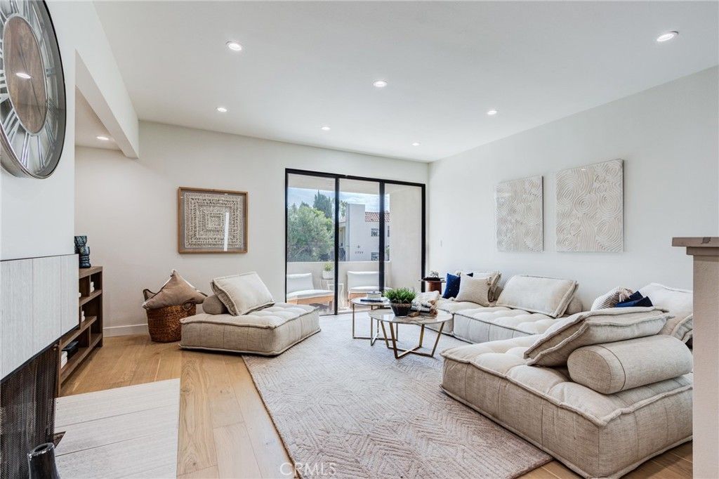 Photo of 11919 Mayfield Ave #2, Los Angeles, CA 90049 (MLS # IG26077048)