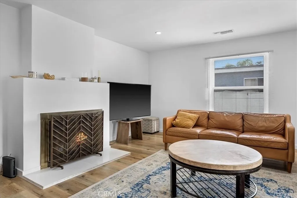 Inglewood, California 90303, United States, 4 Bedrooms Bedrooms, ,2 BathroomsBathrooms,Residential,Active,234817