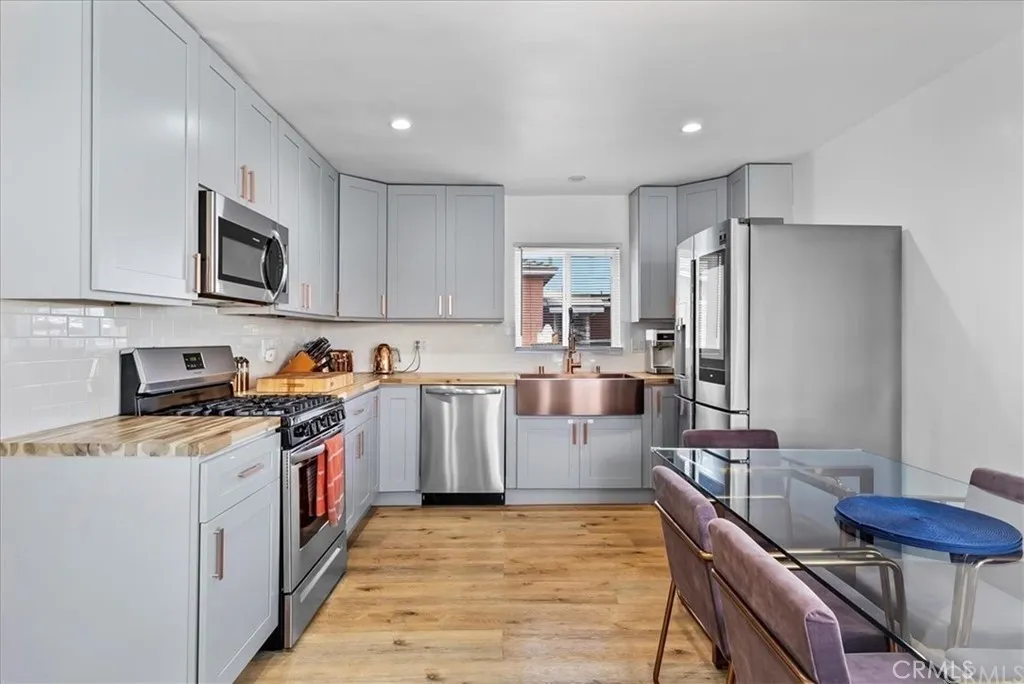 Inglewood, California 90303, United States, 4 Bedrooms Bedrooms, ,2 BathroomsBathrooms,Residential,Active,234817