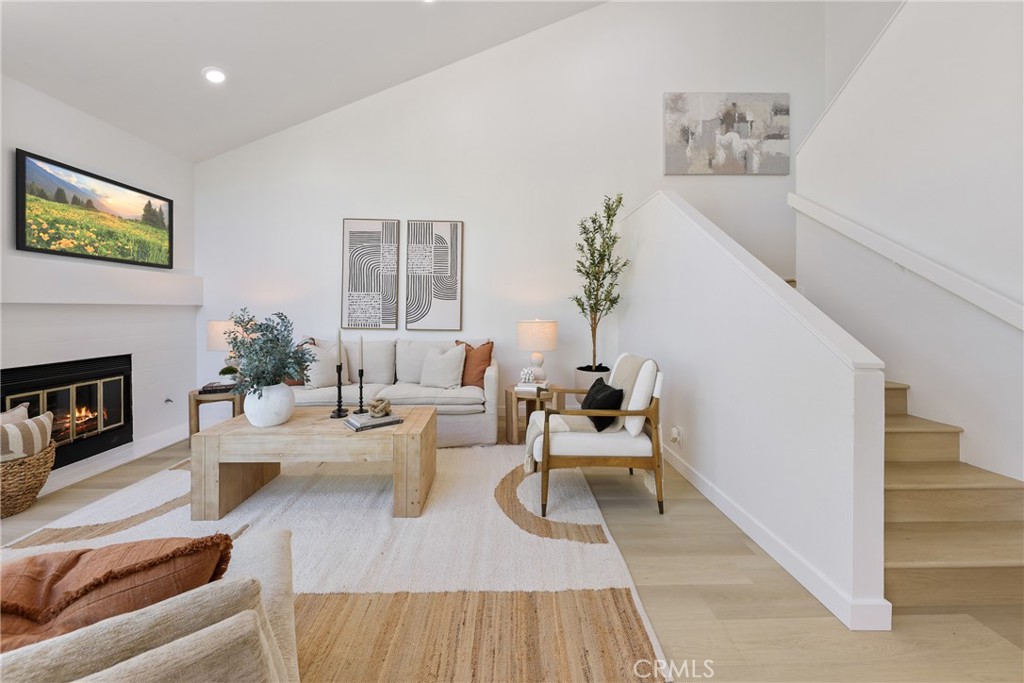 415 Deerfield Avenue