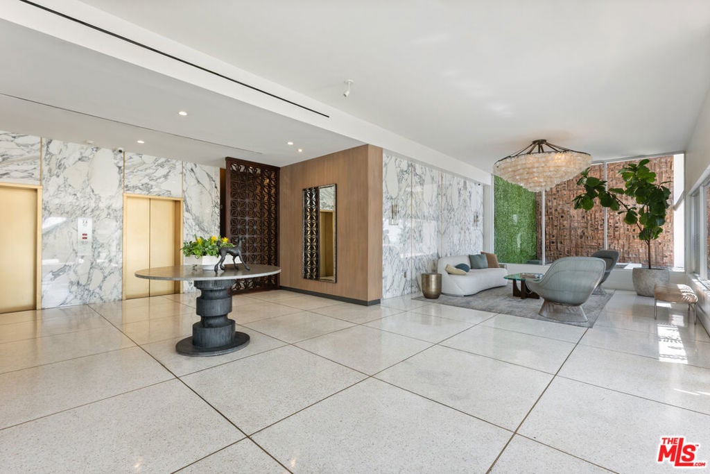 8787 Shoreham Drive 109