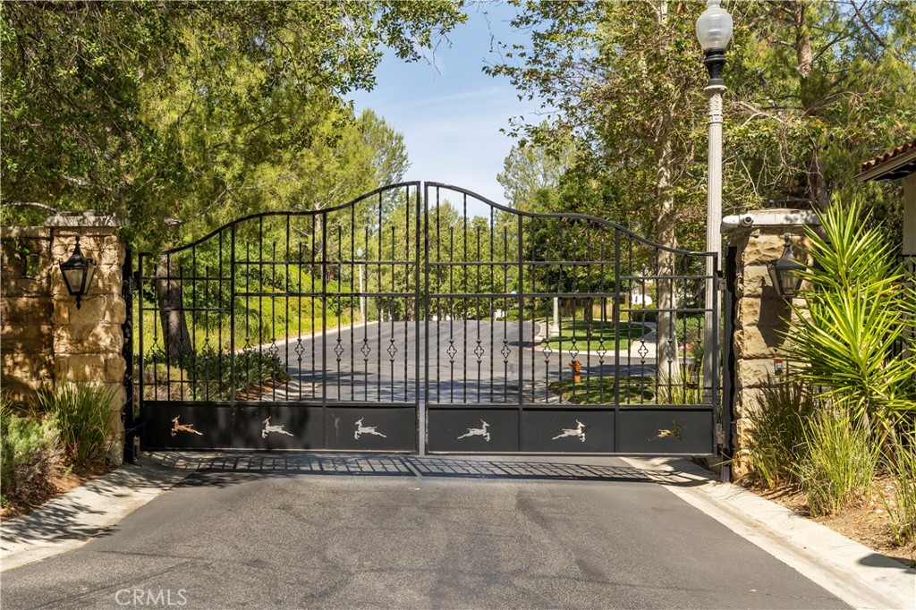 24705 Tiburon St, Valencia, CA, 91355, USA, 4 Bedrooms Bedrooms, ,5 BathroomsBathrooms,Residential,Pending,24705 Tiburon St,SR26114698