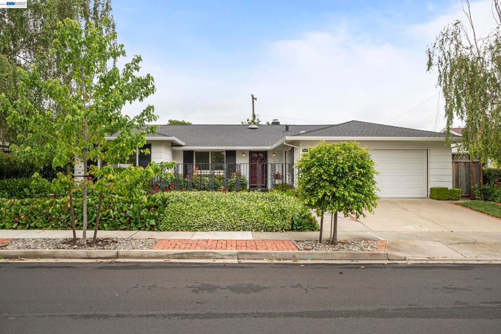 Photo of 10191 Vicksburg Dr Dr, Cupertino, CA 95014 (MLS # 41131204)