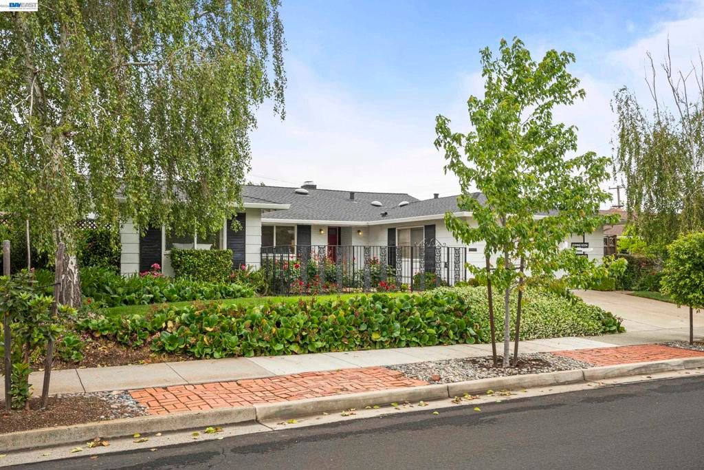 Photo of 10191 Vicksburg Dr Dr, Cupertino, CA 95014 (MLS # 41131204)