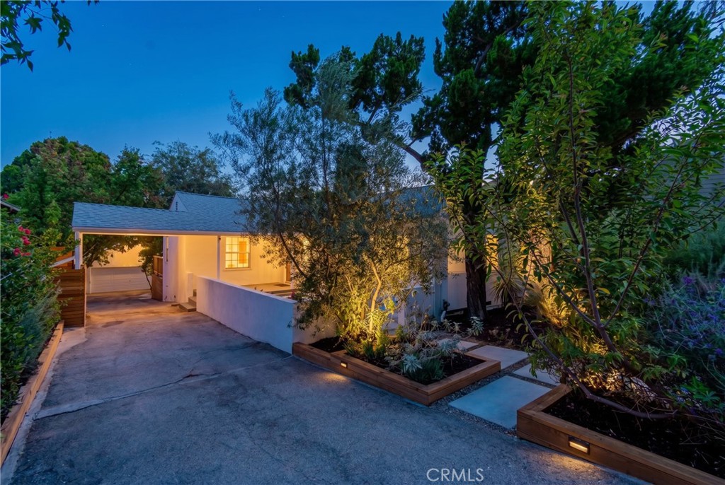 2836 Fairmount