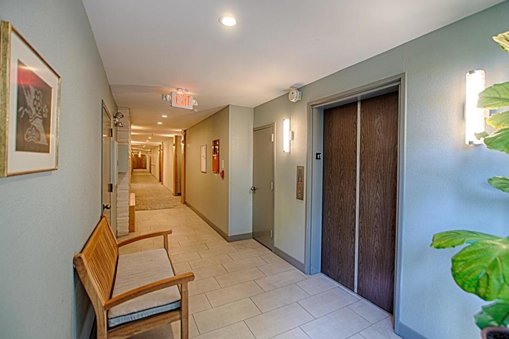 2140 Santa Cruz Avenue B106