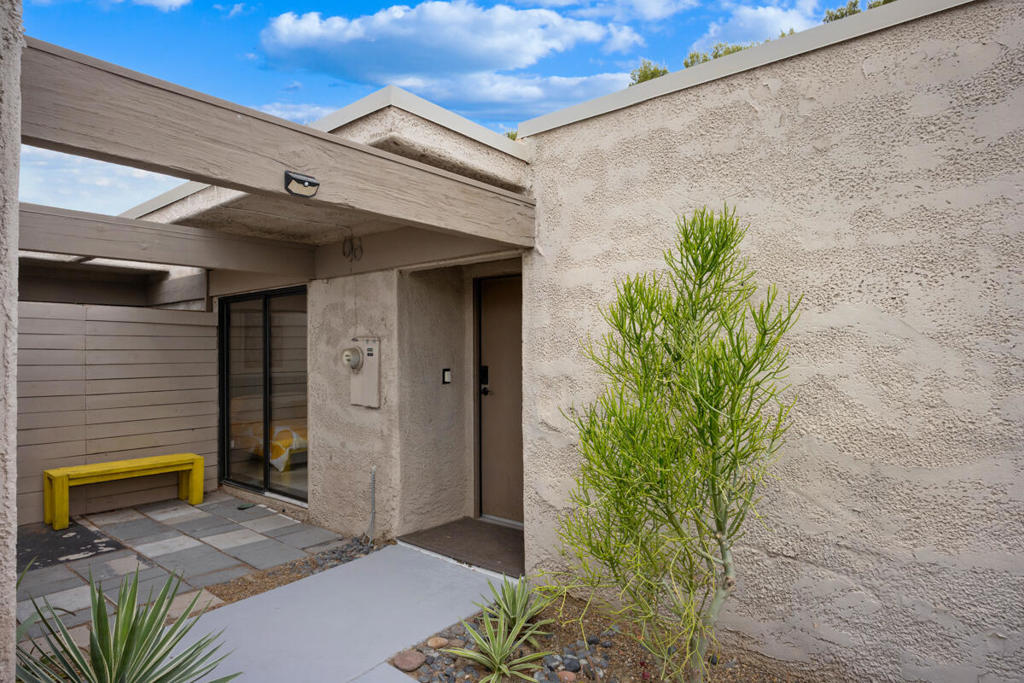 1988 E Sandalwood Drive