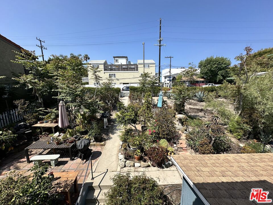 2709 Strongs Drive
